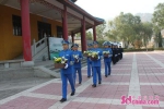 花瓣簇拥、魂归自然 济南慈航园举行第二届公益生态葬活动 - 中国山东网