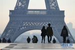 巴黎遭遇十年来“最糟”空气污染 车辆单双号限行 - 中国山东网