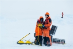 青岛一大学女教师北极科考之旅:到北冰洋去"遛狗" - 东营网