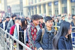 驻济高校陆续放假 济南火车站迎来学生客流高峰 - 济南新闻网