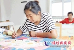 青州农民画形成完整产业链 三万农民画画挣钱 - 半岛网