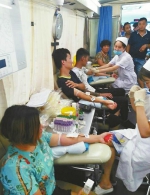 急援被撞少女 济南再现“跑步献血” - 政府