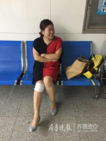 济南女护士跪地救人 玻璃扎破膝盖都没察觉 - 半岛网