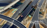 济南最大立交桥即将竣工！正在安装路灯铺设沥青 - 半岛网