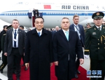 李克强抵达布达佩斯出席第六次中国－中东欧国家领导人会晤并对匈牙利进行正式访问 - 中国山东网
