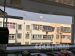 济南一居民家中燃气泄漏闪爆 阳台窗户被炸飞 - 半岛网