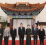 习近平和彭丽媛欢迎出席亚洲文明对话大会的外方领导人夫妇及嘉宾 - 中国山东网