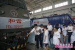 中铁济南局研学旅行专列开行 带孩子发现铁路工业的秘密 - 中国山东网