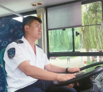 深山里的公交“摆渡人”:815路司机一天跑8趟 连接玉水村与仲宫 - 济南新闻网