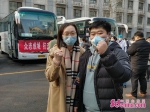 “铁路蓝”与“天使白”的战疫爱情 28岁火车司机：我的“天使”在武汉 - 中国山东网