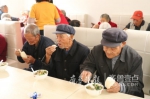 东营这村老人有福气! 70岁以上午饭只要1块钱 - 半岛网